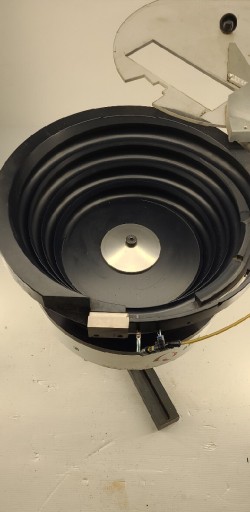 Zdjęcie oferty: Sortownik podajnik wibracyjny 400mm Afag 