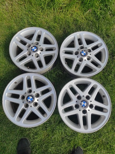 Zdjęcie oferty: Felgi Aluminiowe BMW Orginał 6,5j15 Et42 5x120 