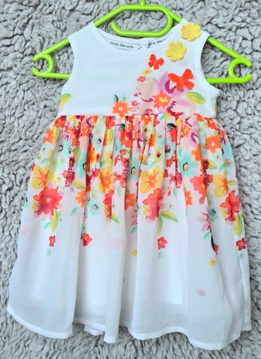 Zdjęcie oferty: Zwiewna sukienka w jaskrawe kwiaty roz 80