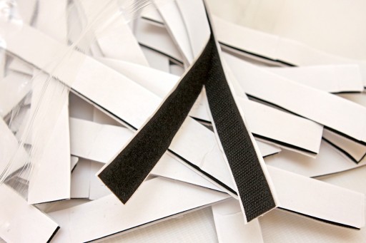 Zdjęcie oferty: Rzep samoprzylepny z klejem silikonowym paski 20cm x 2cm 60szt 