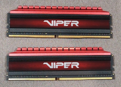 Zdjęcie oferty: Pamięć RAM DDR4 Patriot Viper 16 GB CL16 3200 MHz