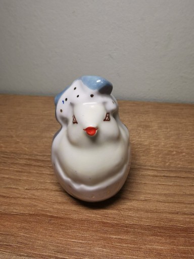 Zdjęcie oferty: Figurka porcelanowa kurczaczek w skorupce 