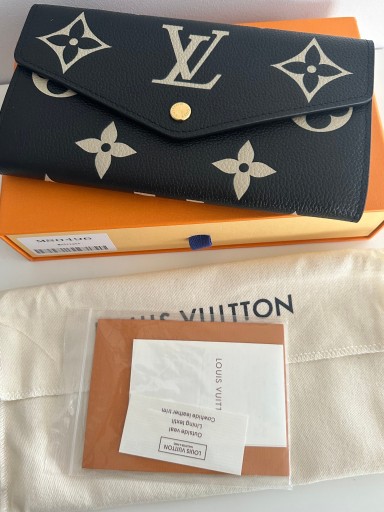 Zdjęcie oferty: Louis Vuitton Emilie Wallet Portfel Monogram Nowy