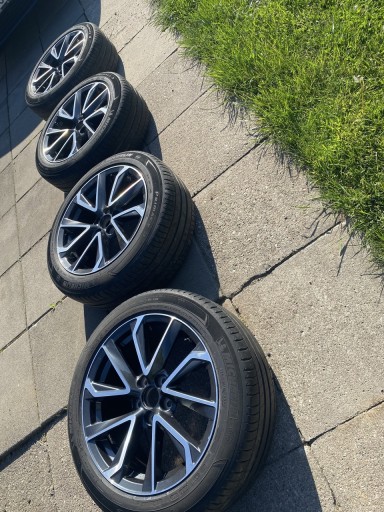 Zdjęcie oferty: KOŁA LETNIE OPONY 225 50 R18 + FELGI 18 CALI TOYOTA Corolla gr 5X114,3