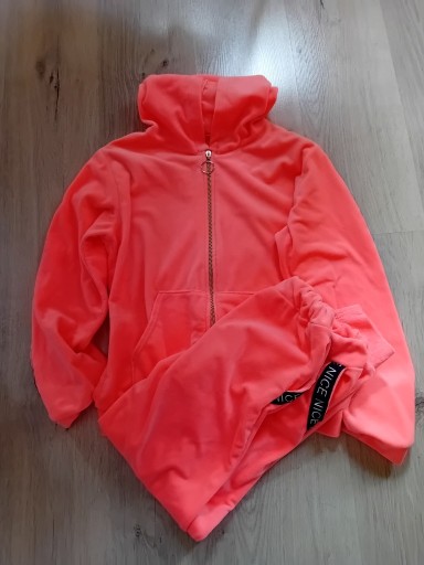 Zdjęcie oferty: Dres welurowy 152/158