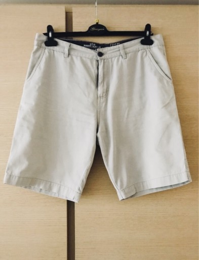 Zdjęcie oferty: Spodnie krótkie męskie Bermudy jasny popiel rozm52