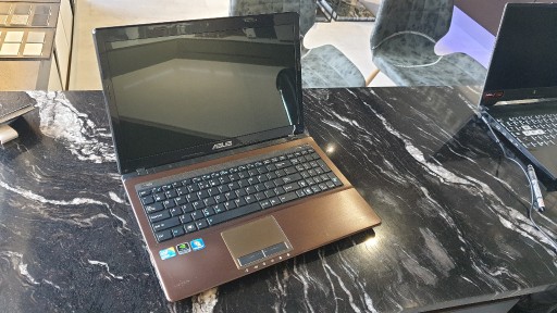 Zdjęcie oferty: Laptop ASUS K53SJ, Win7, I3-2310M, GT520M, 640/4GB