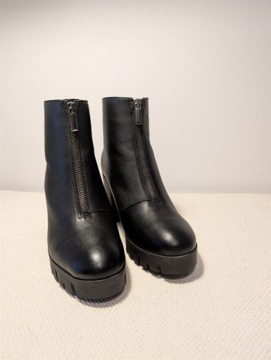 Zdjęcie oferty: Botki, kozaki na obcasie, czarne, Lasocki, NIE NOSZONE