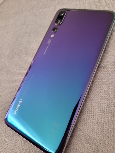 Zdjęcie oferty: Huawei P20 PRO -Twilight + szkło ~~ Jak nowy!