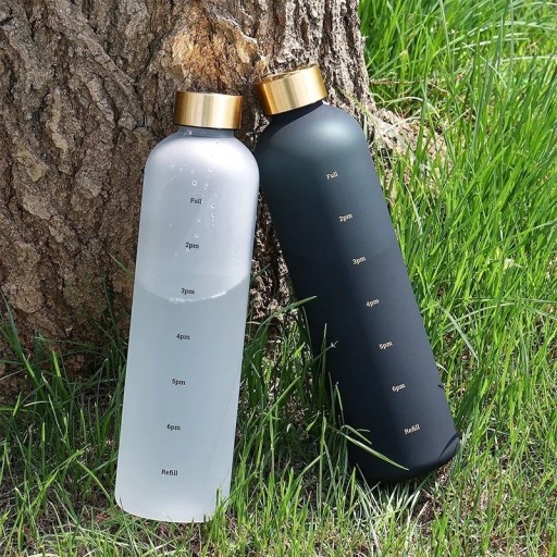 Zdjęcie oferty: Butelka na wodę w trzech różnych kolorach