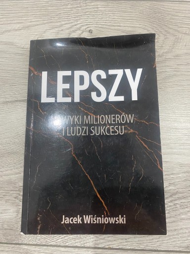 Zdjęcie oferty: Lepszy - Jacek Wiśniowski 