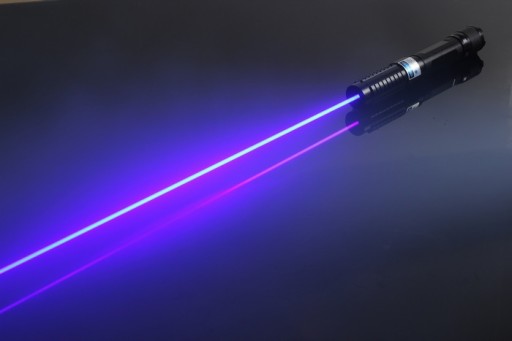 Zdjęcie oferty: Laser Niebieski Niebezpieczny 400km zasięg WYPALA