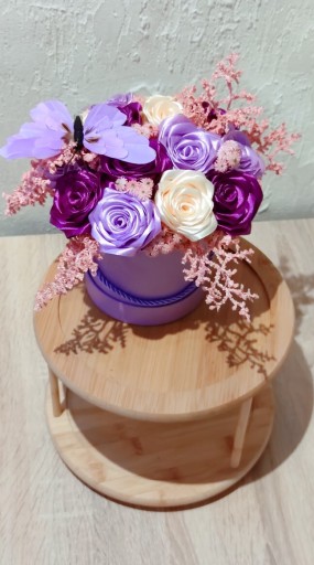 Zdjęcie oferty: Flowerbox wieczne róże Dzień Mamy urodziny 