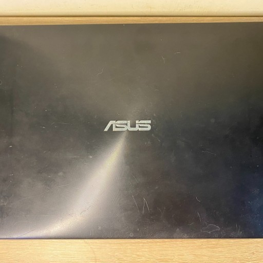 Zdjęcie oferty: Asus F555L - rozlana matryca, uszkodzony