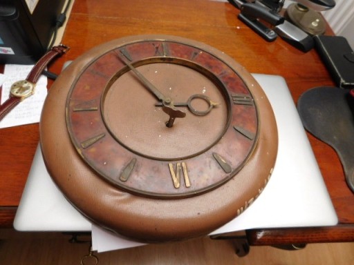 Zdjęcie oferty: Zegar drewniany okrągły z  PRL-u