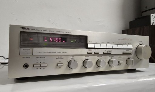 Zdjęcie oferty: Am/Fm Stereo Amplituner Yamaha RX-300, 2*75 W