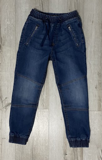 Zdjęcie oferty: Spodnie jeansowe chłopięce 134