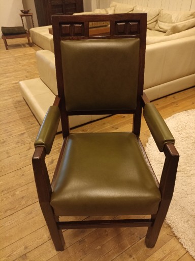 Zdjęcie oferty: 3 krzesła masywne z podłokietnikami