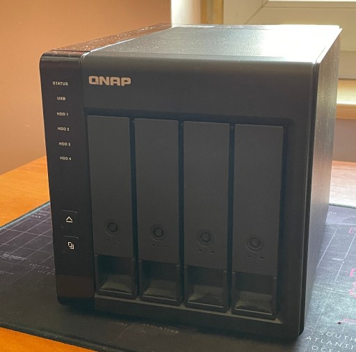 Zdjęcie oferty: QNAP TR-004, obudowa rozszerzająca RAID, czarny