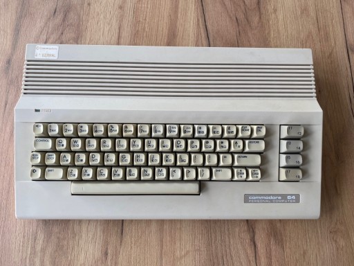 Zdjęcie oferty: Commodore C64 4 kernele