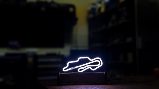 Zdjęcie oferty: Statuetka NEON LED - Tor Mugello Lampka F1 