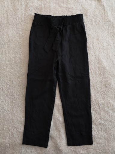 Zdjęcie oferty: Czarne eleganckie spodnie na gumie wiązane C&A 134