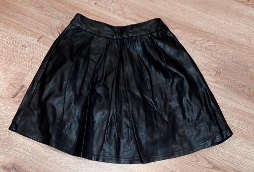 Zdjęcie oferty: skórzana czarna spódnica rozkloszowana roz xs