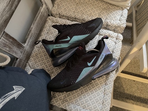 Zdjęcie oferty: buty Nike Air Max 270 rozmiar 45 (29cm)