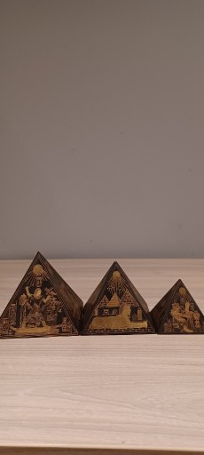 Zdjęcie oferty: Figurki piramidy