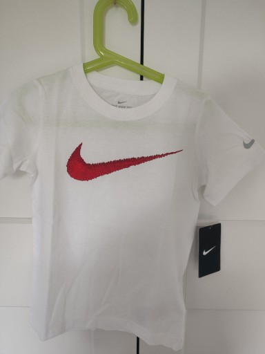 Zdjęcie oferty: Koszulka t-shirt Nike 116-122
