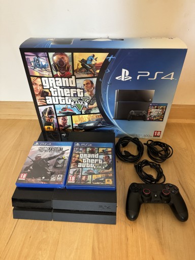 Zdjęcie oferty: Playstation 4 GTA V edition + dodatkowa gra!!