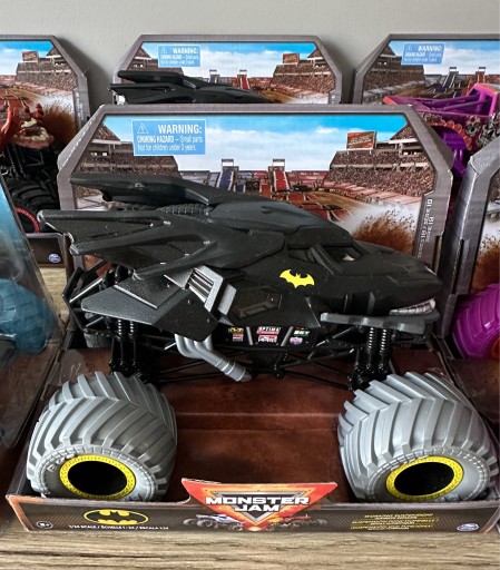 Zdjęcie oferty: Monster Jam - Monster Truck 1:24 Batman Hot Wheels