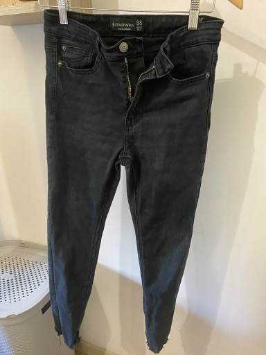 Zdjęcie oferty: Spodnie dżinsowe 38 M stradivarius