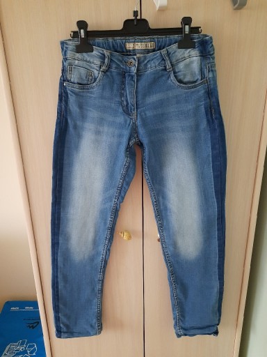 Zdjęcie oferty: Ocieplane spodnie jeansowe r. 152