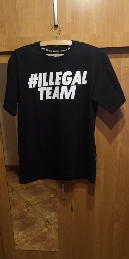 Zdjęcie oferty: Koszulka Illegal Team S 