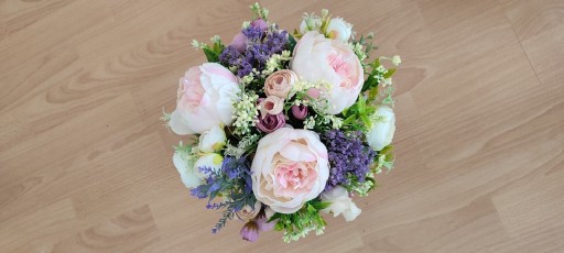 Zdjęcie oferty: Kompozycja z kwiatów sztucznych pastelowa