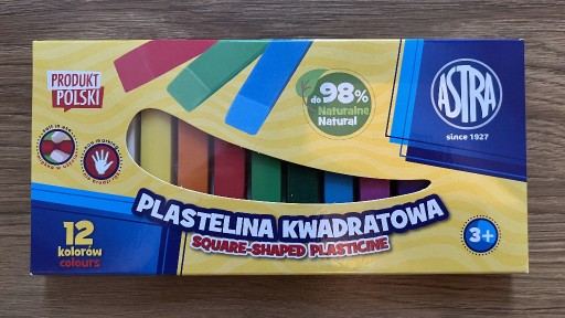 Zdjęcie oferty: Plastelina Astra kwadratowa 12 kolorów