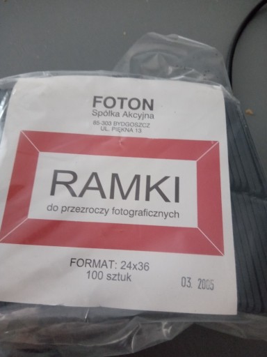 Zdjęcie oferty: Ramki do przezroczy foto Foton 24x36 100szt.