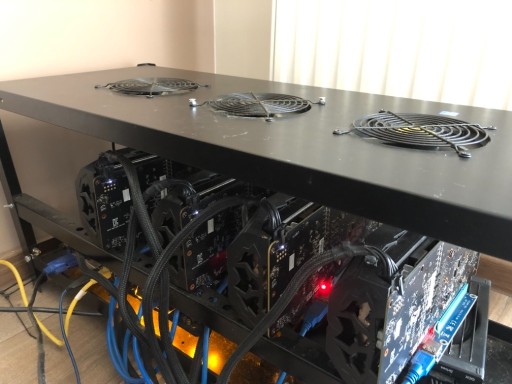 Zdjęcie oferty: Koparka kryptowalut 147mh/s 4x p104-100 8gb 