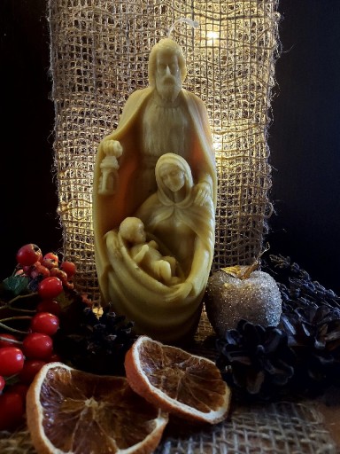 Zdjęcie oferty: Świeca, figurka Święta Rodzina wosk pszczeli 20cm