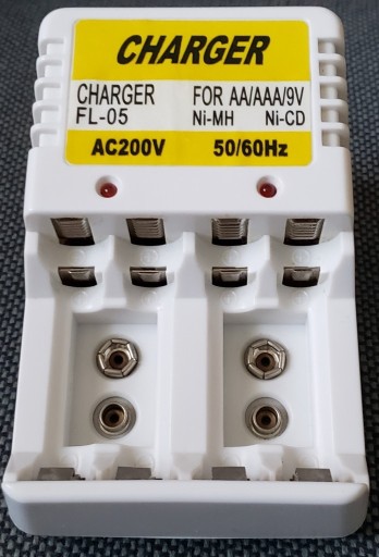 Zdjęcie oferty: Ładowarka akumulatorków AA/AAA/9V FL-05