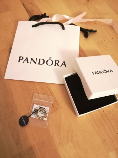 Zdjęcie oferty: Pierścionek Pandora