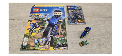 Zdjęcie oferty: Zestaw klocków LEGO CITY Policjant + motocykl