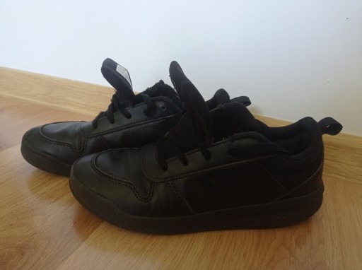Zdjęcie oferty: Buty Adidas chłopięce czarne skórzane 36 37