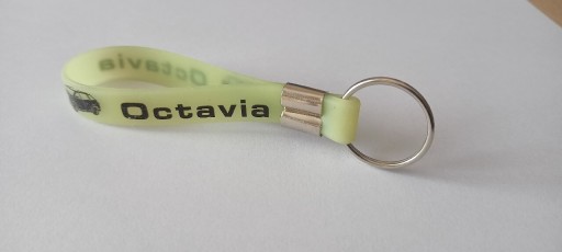 Zdjęcie oferty: Octavia Brelok Fluorescencyjny breloczek do kluczy