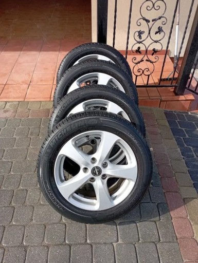 Zdjęcie oferty: Felgi aluminiowe z oponami Michelin R 16 Golf