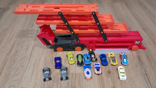 Zdjęcie oferty: Hot Wheels, Mega transporter, pojazd