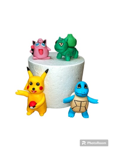 Zdjęcie oferty: Figurka pokémon Pikachu zestaw tort masy cukrowej
