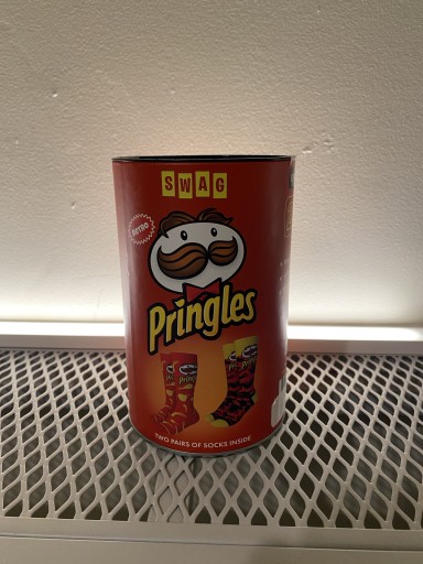 Zdjęcie oferty: Skarpetki Retro Pringles w puszce