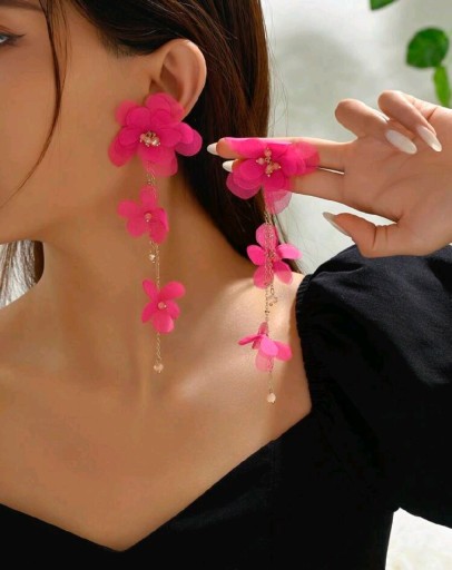 Zdjęcie oferty: Kolczyki  długie wiszące kwiaty szyfonowe fuksja 